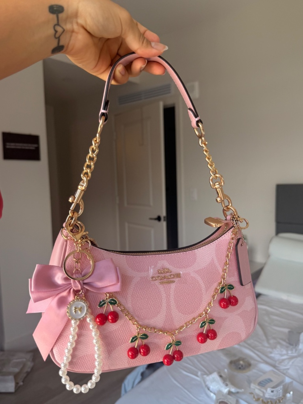 Coach Bag - Picture 3 of 4